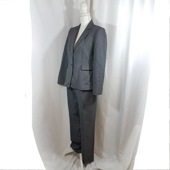 Tahari Gray Pant Suit 6P - Picture 2 of 16